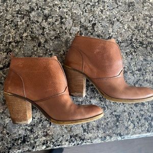 Lucky Brand size 9.5 leather booties